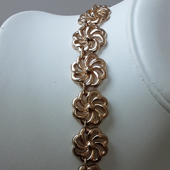 VTG LIZ CLAIBORNE FLORAL LINK GOLD TONE NECKLACE 18" - Picture 3 of 5